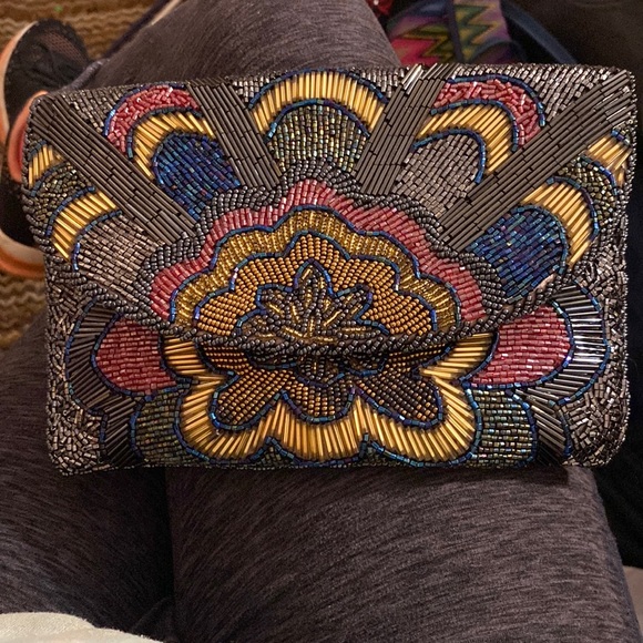 Handbags - 5/$15 Beaded bag clutch